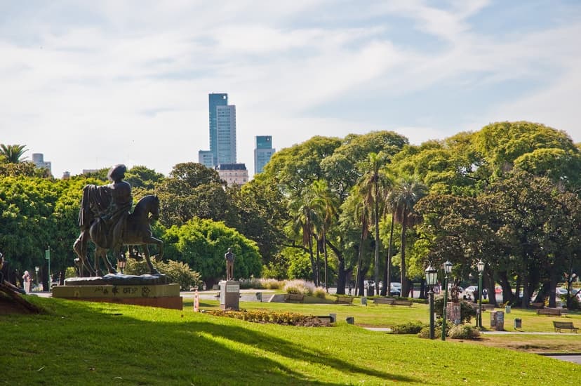 Why Do People Use Parks and Plazas in Buenos Aires?